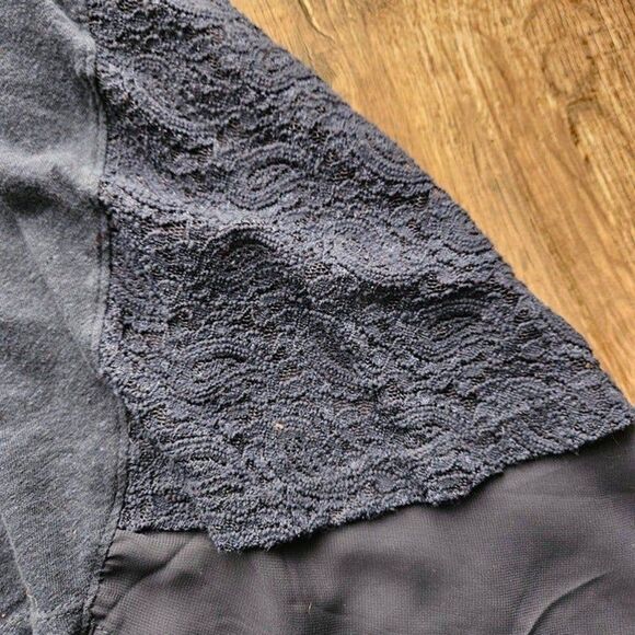 Torrid Lace Chiffon Back Top - Picture 3 of 4